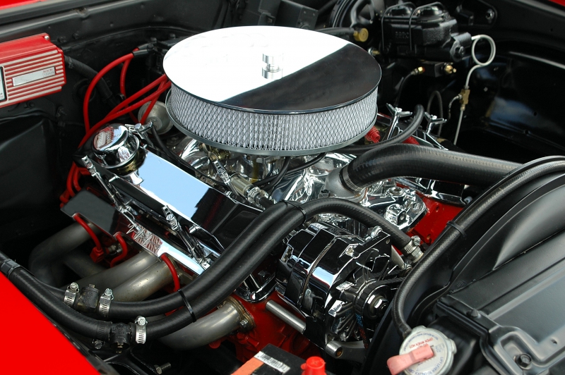 garagiste-ST TROPEZ-min_car-engine-1548434